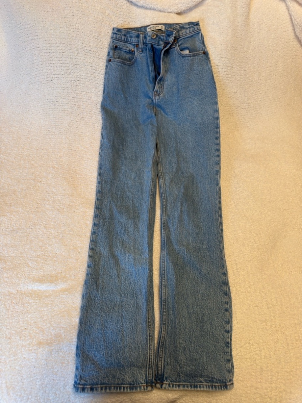Abercrombie & Fitch High-Rise Staight Leg Jeans - Light Blue Denim